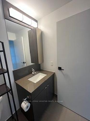 2020-98 Lillian St, Toronto, ON - Indoor Photo Showing Bathroom