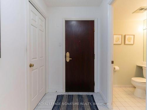 214-1200 Don Mills Rd, Toronto, ON - Indoor Photo Showing Bathroom