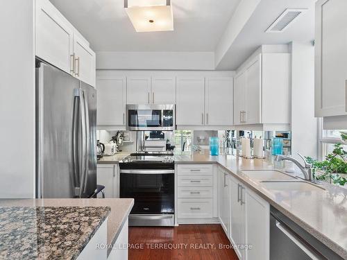 201-1801 Bayview Ave, Toronto, ON - Indoor Photo Showing Kitchen With Stainless Steel Kitchen With Upgraded Kitchen