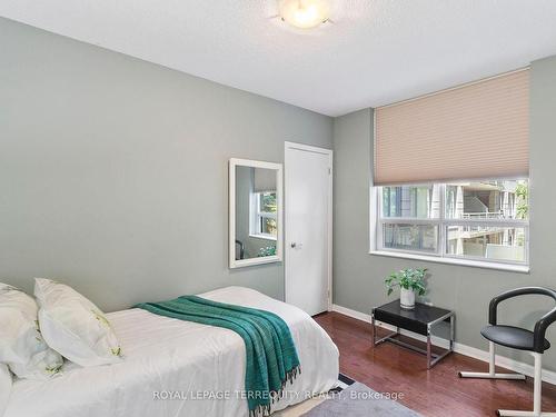 201-1801 Bayview Ave, Toronto, ON - Indoor Photo Showing Bedroom
