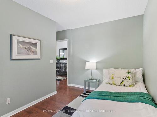 201-1801 Bayview Ave, Toronto, ON - Indoor Photo Showing Bedroom