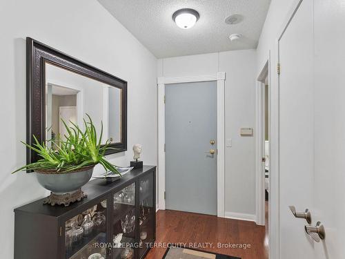 201-1801 Bayview Ave, Toronto, ON - Indoor Photo Showing Other Room