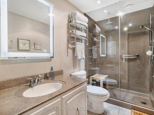 5 Wagon Trailway, Toronto, ON - Indoor Photo Showing Bathroom