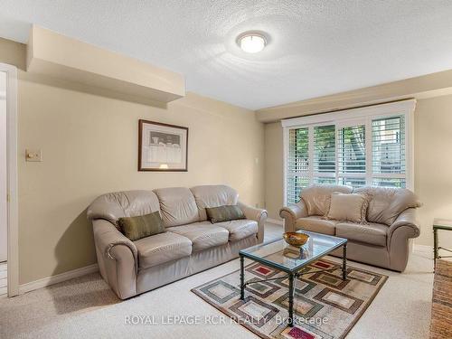 5 Wagon Trailway, Toronto, ON - Indoor Photo Showing Living Room