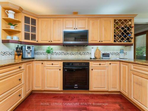 14 West Hill Dr, Toronto, ON - Indoor Photo Showing Kitchen