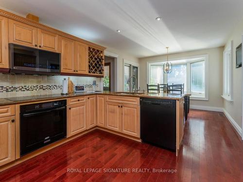 14 West Hill Dr, Toronto, ON - Indoor Photo Showing Kitchen