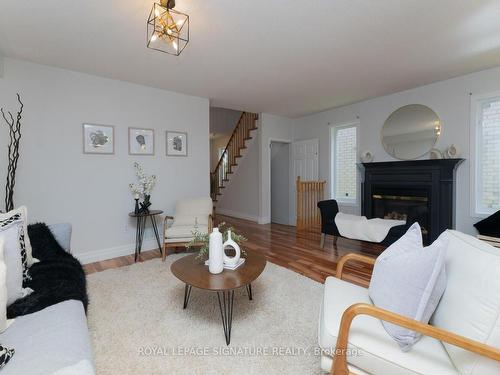 53 Bar Harbour Sq, Toronto, ON - Indoor Photo Showing Living Room With Fireplace