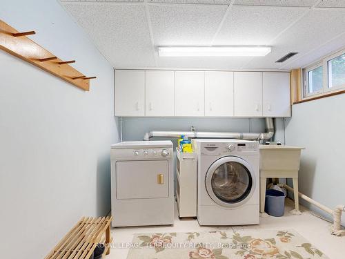 35 Gardens Cres, Toronto, ON - Indoor Photo Showing Laundry Room