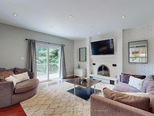 81 Garden Ave, Richmond Hill, ON - Indoor Photo Showing Living Room With Fireplace