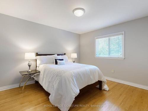 81 Garden Ave, Richmond Hill, ON - Indoor Photo Showing Bedroom