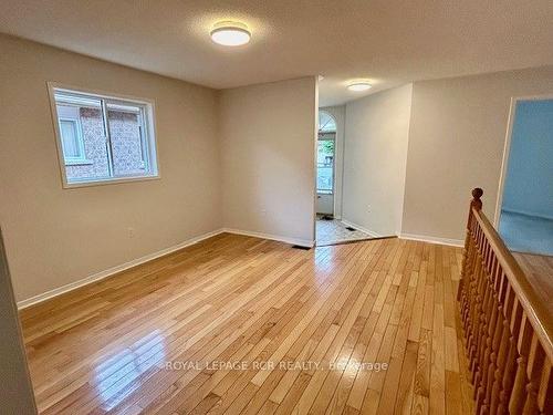 117 Henderson Cres, New Tecumseth, ON - Indoor Photo Showing Other Room