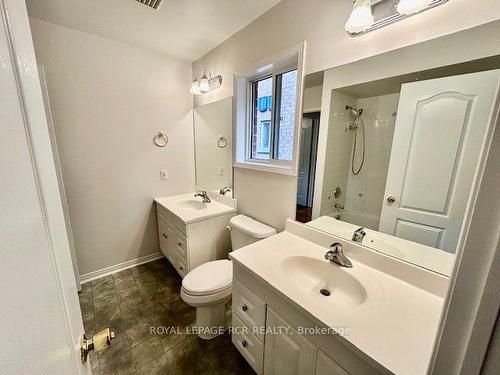 117 Henderson Cres, New Tecumseth, ON - Indoor Photo Showing Bathroom