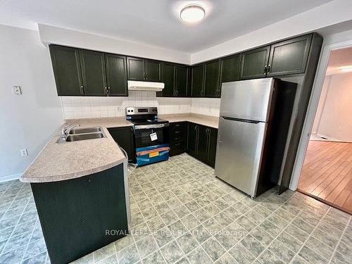 117 Henderson Cres, New Tecumseth, ON - Indoor Photo Showing Kitchen With Double Sink