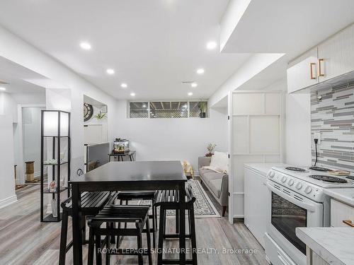 590 Appleby Line, Burlington, ON - Indoor Photo Showing Dining Room