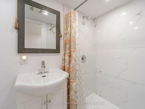 590 Appleby Line, Burlington, ON - Indoor Photo Showing Bathroom