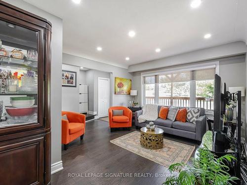 590 Appleby Line, Burlington, ON - Indoor Photo Showing Living Room