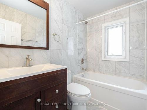 1-71 Redwater Dr, Toronto, ON - Indoor Photo Showing Bathroom