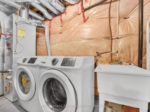 555 Mermaid Cres, Mississauga, ON - Indoor Photo Showing Laundry Room