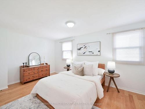 4674 Drakestone Cres, Mississauga, ON - Indoor Photo Showing Bedroom