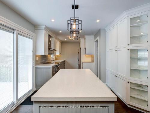 4450 Glen Erin Dr, Mississauga, ON - Indoor Photo Showing Kitchen