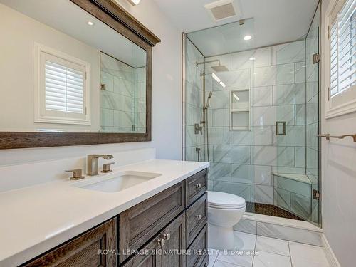 4450 Glen Erin Dr, Mississauga, ON - Indoor Photo Showing Bathroom