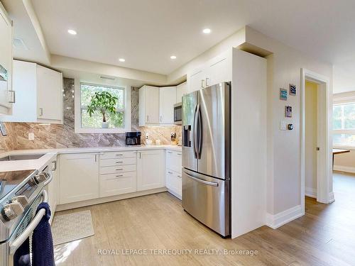 3970 Bloor St W, Toronto, ON - Indoor Photo Showing Kitchen