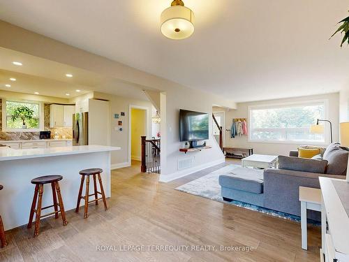 3970 Bloor St W, Toronto, ON - Indoor Photo Showing Living Room