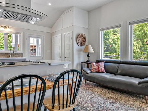 171 Fifth Line, Otonabee-South Monaghan, ON - Indoor Photo Showing Living Room