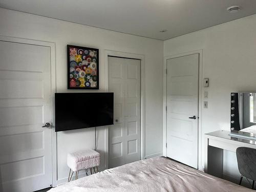 Chambre Ã Â coucher - 4588 Rue La Perrière, Longueuil (Saint-Hubert), QC - Indoor Photo Showing Bedroom