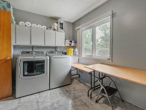 Chambre Ã Â coucher - 791 Rg Charles-Aubert, Terrebonne (Lachenaie), QC - Indoor Photo Showing Laundry Room