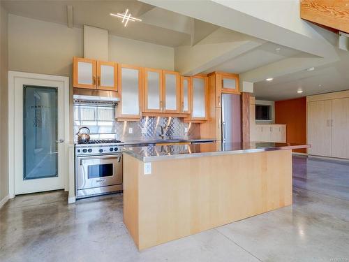 412-455 Sitkum Rd, Victoria, BC - Indoor Photo Showing Kitchen With Double Sink