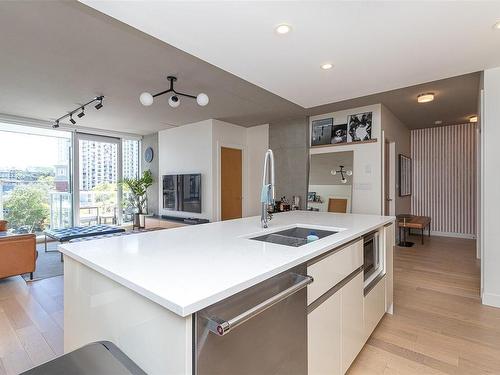 301-989 Johnson St, Victoria, BC - Indoor Photo Showing Kitchen With Double Sink