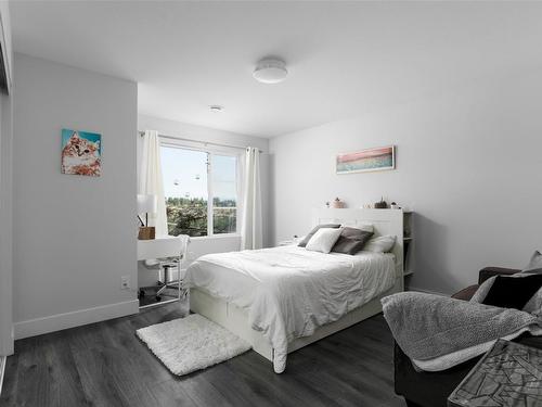 1140 Goldfinch Place, Kelowna, BC - Indoor Photo Showing Bedroom