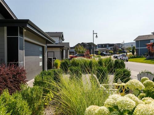 1140 Goldfinch Place, Kelowna, BC - Outdoor