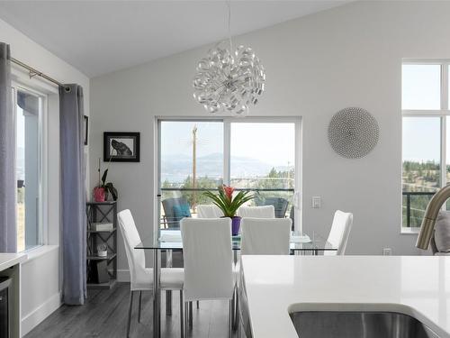 1140 Goldfinch Place, Kelowna, BC - Indoor Photo Showing Dining Room