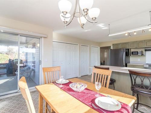 50-6400 Spencer Road, Kelowna, BC - Indoor Photo Showing Dining Room