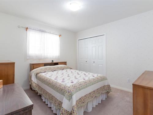 50-6400 Spencer Road, Kelowna, BC - Indoor Photo Showing Bedroom