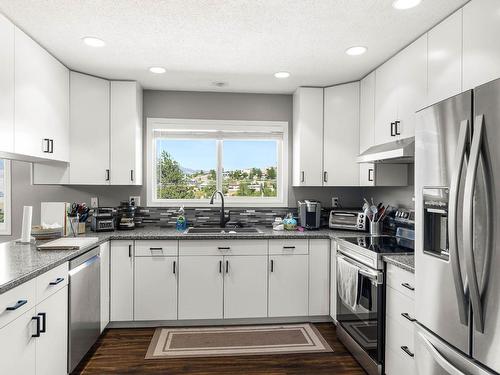 1399 Todd Road, Kamloops, BC - Indoor Photo Showing Kitchen With Double Sink