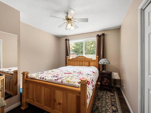 1399 Todd Road, Kamloops, BC - Indoor Photo Showing Bedroom