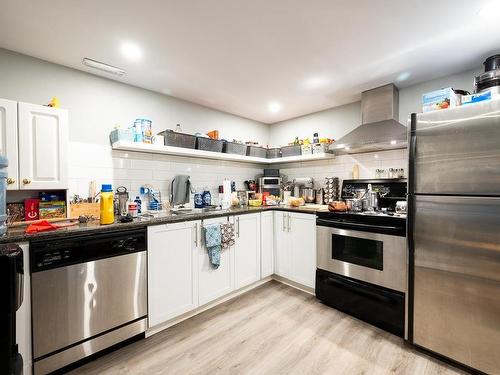 4067 Yellowhead Highway, Kamloops, BC - Indoor Photo Showing Kitchen