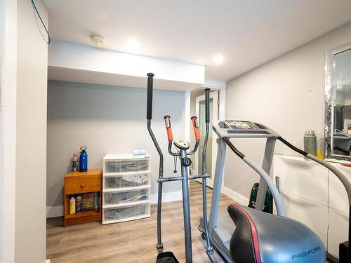 4067 Yellowhead Highway, Kamloops, BC - Indoor Photo Showing Gym Room