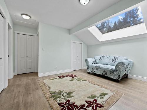 880 Heather Road, Clearwater, BC - Indoor Photo Showing Laundry Room