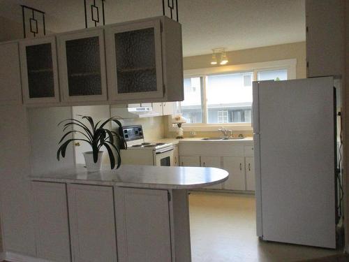 1525 Garcia Street, Merritt, BC - Indoor Photo Showing Kitchen