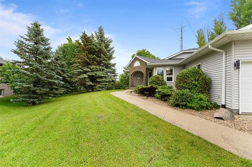 13 Lavergne St, St Pierre-Jolys, MB 