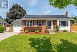 469 SELSEY DRIVE  Mississauga, ON L5A 1B7