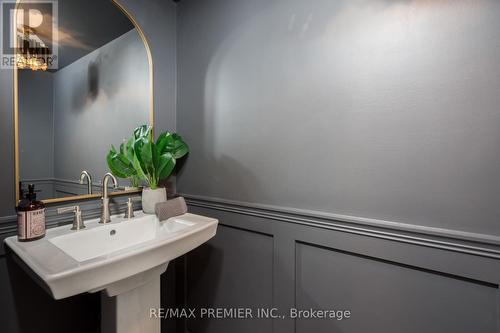 7 Cedargrove Road, Caledon, ON - Indoor Photo Showing Laundry Room