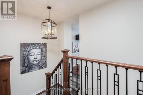 7 Cedargrove Road, Caledon, ON - Indoor Photo Showing Living Room