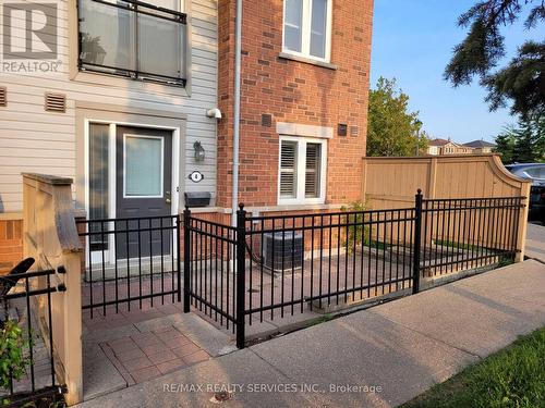4 - 4620 Guildwood Way, Mississauga, ON - Outdoor With Exterior