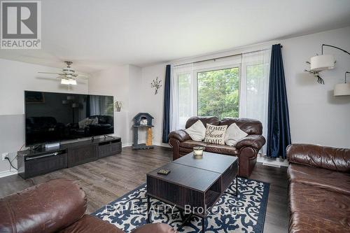 3526 Harmony Road, Belleville, ON - Indoor Photo Showing Living Room