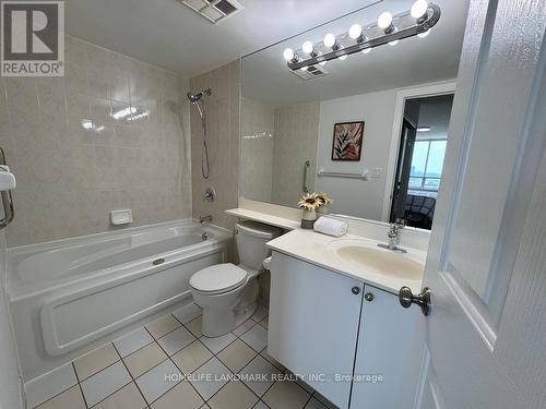 3122 - 68 Corporate Drive, Toronto, ON - Indoor Photo Showing Bathroom